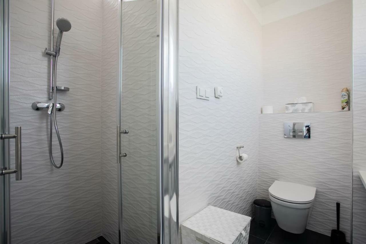 Villa Compass; Luxury Experience In Natural Bay. Razanj Luaran gambar