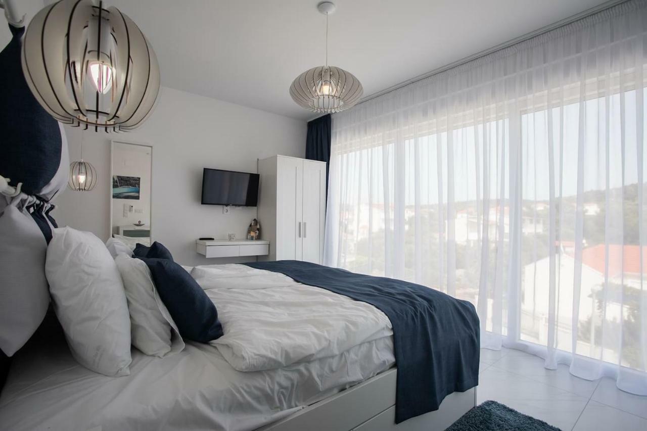 Villa Compass; Luxury Experience In Natural Bay. Razanj Luaran gambar