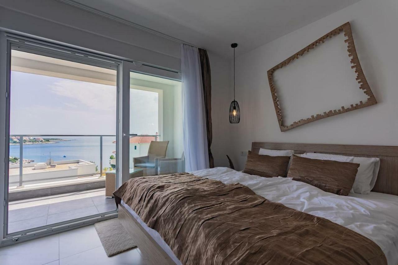 Villa Compass; Luxury Experience In Natural Bay. Razanj Luaran gambar