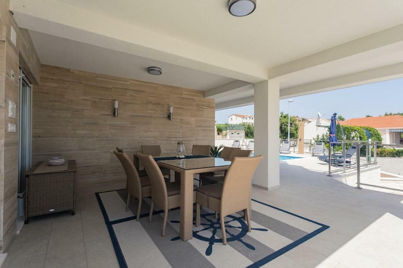 Villa Compass; Luxury Experience In Natural Bay. Razanj Luaran gambar