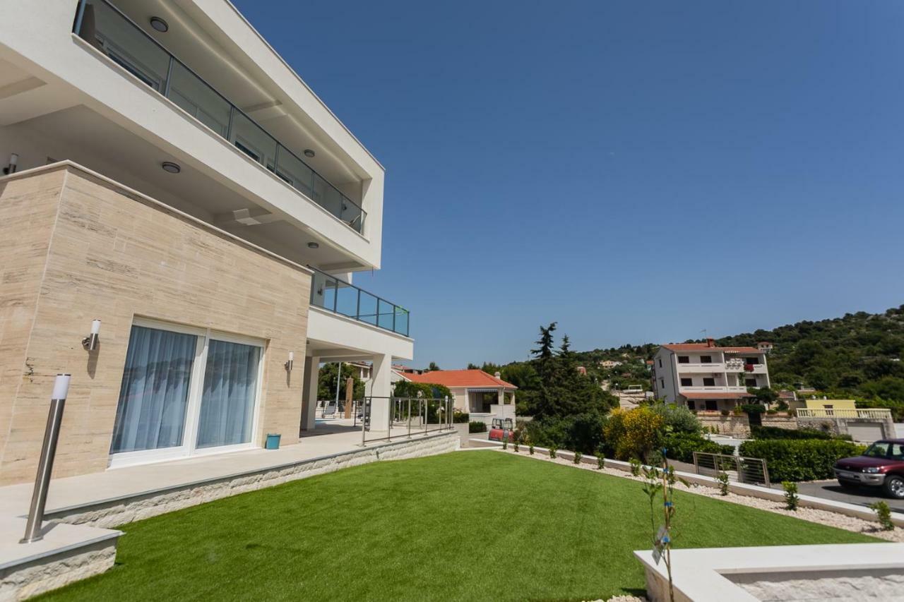 Villa Compass; Luxury Experience In Natural Bay. Razanj Luaran gambar